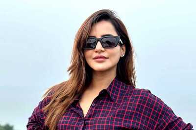 Ashu Reddy Slays Her Basic Denim-On-Shirt Look, Check Her Photos Here