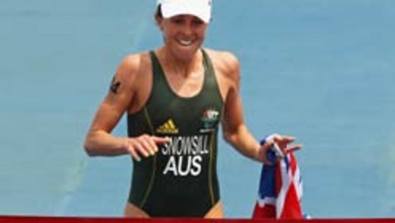 Australia's Snowsill blazes to triathlon gold