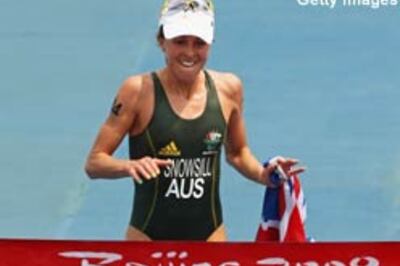 Australia's Snowsill blazes to triathlon gold
