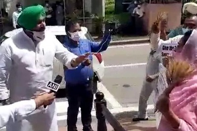 Farm Protests Divide 'United Oppn' as Cong's Ravneet Bittu, SAD's Harsimrat Badal Spar on Camera