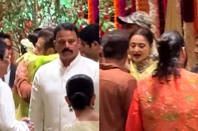 Rekha Hugs Salman Khan During Ganpati Darshan At The Ambani Residence, Viral Goes Video | Watch