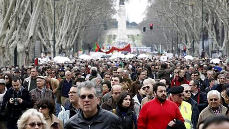Portuguese march against austerity, demand govt step down