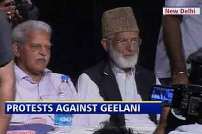 Geelani gets heckled in Delhi seminar