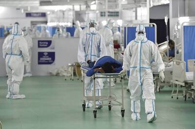 AAP, BJP in War of Words Over Admission in Covid Care Centres in Delhi