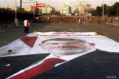 Uneasy Eid holiday keeps Egyptian factions apart