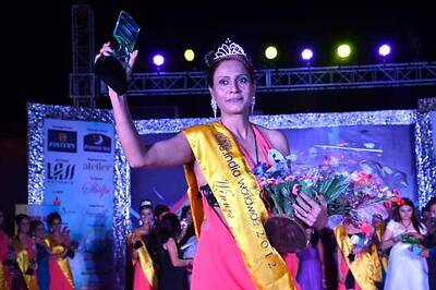 Raipur school teacher wins Mrs India World Wide