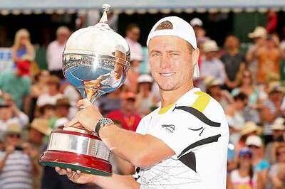 Hewitt beats del Potro to win Kooyong exhibition