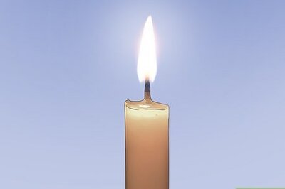 How to Put Out a Candle with Your Fingers