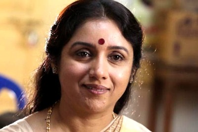 Revathy and Prithviraj in 'Molly Aunty Rocks'