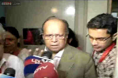 Accused of sexually harassing intern, Justice AK Ganguly reveals her name in his book