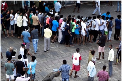 Liquor Not a Vaccine for Covid-19, Says Shiv Sena after Long Queues Seen Outside Mumbai Alcohol Shops