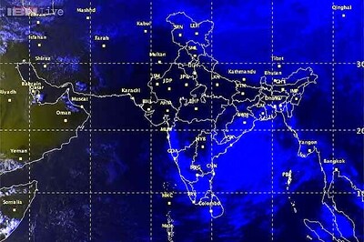 Live: East Coast Railway cancels 35 trains as Cyclone Hudhud approaches Odisha, Andhra Pradesh