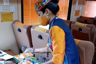 Train Running Late? You Are Entitled to Free Meal on Board Indian Railways