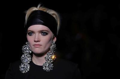 New York Fashion Week Brings Back Retro Hair Accessories