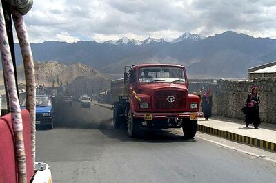 NGT Asks Oil Companies About 10-year-old Diesel Trucks