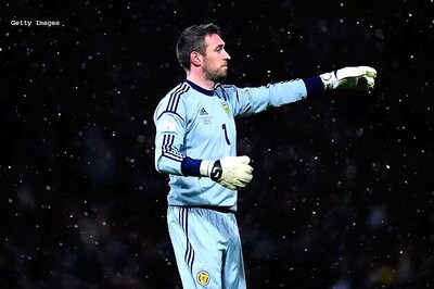 Allan McGregor joins Hull City on three-year contract
