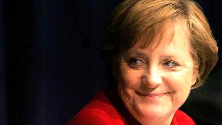 Angela Merkel pledges support for Ukraine's development