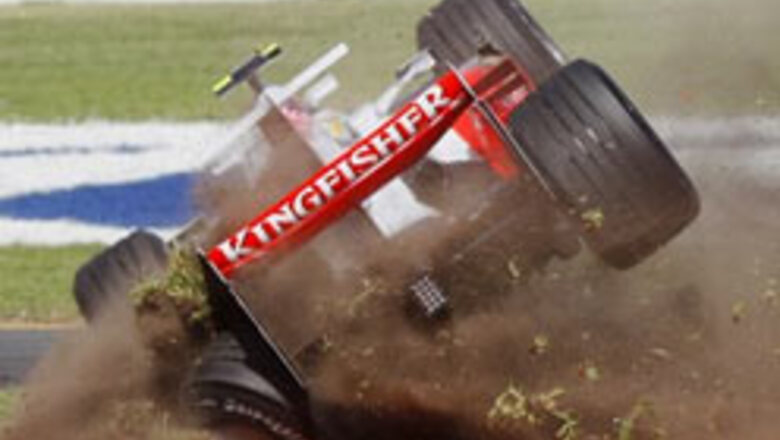 Force India crashes out of Australian Grand Prix