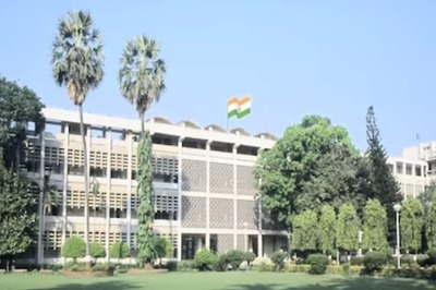 Protest Outside IIT Bombay Against Professor, Guest Speaker for 'Glorifying' Palestinian 'Terrorist'