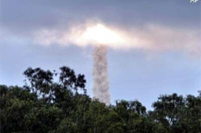 Chandrayaan-1 in earth's orbit, sends signals