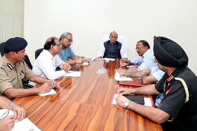 Rajnath, Parrikar, NSA, Army Chief Meet to Discuss Kashmir