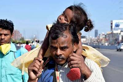 Long Road of Struggle: Migrant Workers Return Home Empty-handed and Hungry as Lockdown Hits Hard