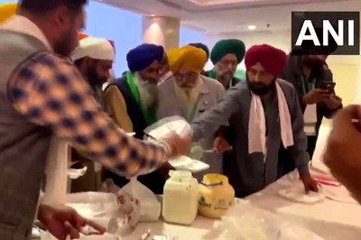 Food, Tea Brought in Ambulance as Farmer Leaders Refuse Govt’s Lunch Offer at Meeting