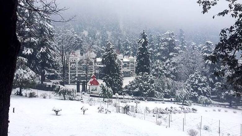 Snow leaves thousands of holiday makers stranded in French Alps