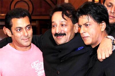 Shah Rukh and Salman hug at an Iftar party; end of the cold war?