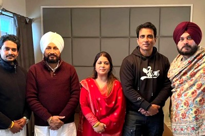 Punjab Elections 2022: Sonu Sood's Sister Malvika Joins Congress in Presence of CM Channi, Sidhu