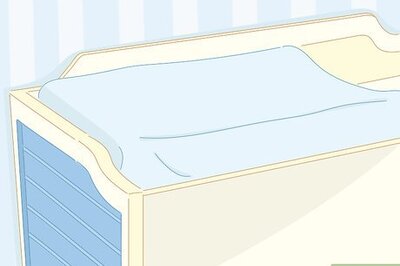 How to Dress a Newborn Baby