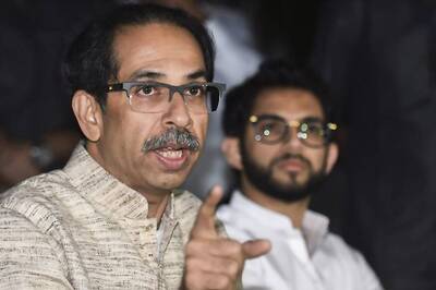 Uddhav Thackeray Phones PM Modi on Attempt to 'Create Political Instability' as CM Post Hangs in Balance