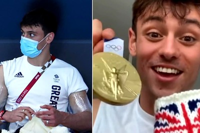 Paris Olympics 2024 Gold Medalist Tom Daley Knitting Crowd