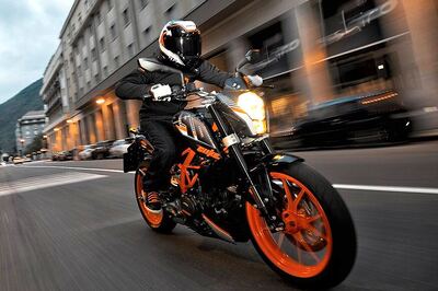 Bajaj Dominar 400 Vs KTM Duke 390 Vs Royal Enfield Himalayan: A Comparison