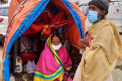 Husband-Wife Duo Travel from Jharkhand to Bengal On Rickshaw for Gangasagar Mela
