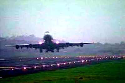 Malaysian flight makes unscheduled landing in India