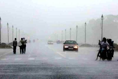 Heavy rains, waterlogging in Delhi leave commuters stranded during wee hours