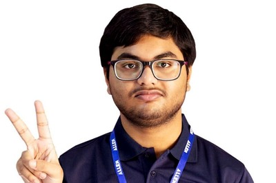 Meet 17-year-old Avik Das Who Cracked JEE Advanced, NEET and WBJEE, Aims to be an Astrophysicist