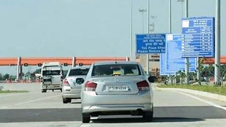 Six Killed, 18 Injured in Accident on Lucknow-Agra Expressway