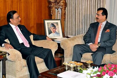 Gilani gets SC notice, Pak crisis worsens