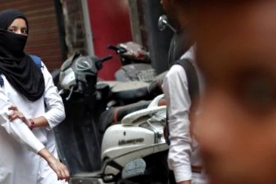 Udupi Hijab Controversy: Should a Muslim Woman Necessarily Wear a Hijab, Asks Zakia Soman