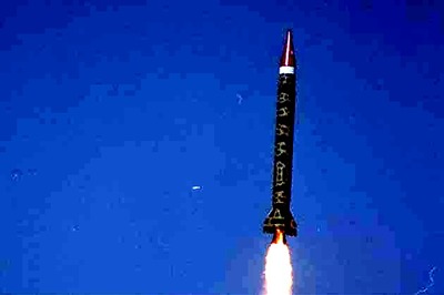 Pak developing smaller nuclear warheads: report