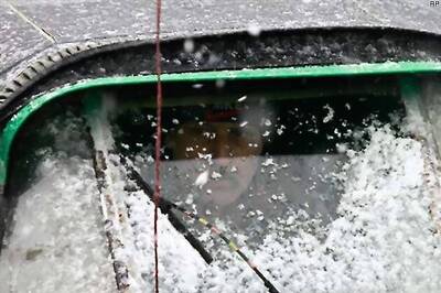 Kashmir remains cut off from rest of the country