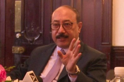 Foreign Secretary Shringla Holds 'Productive Discussion' with Lankan PM Mahinda Rajapaksa