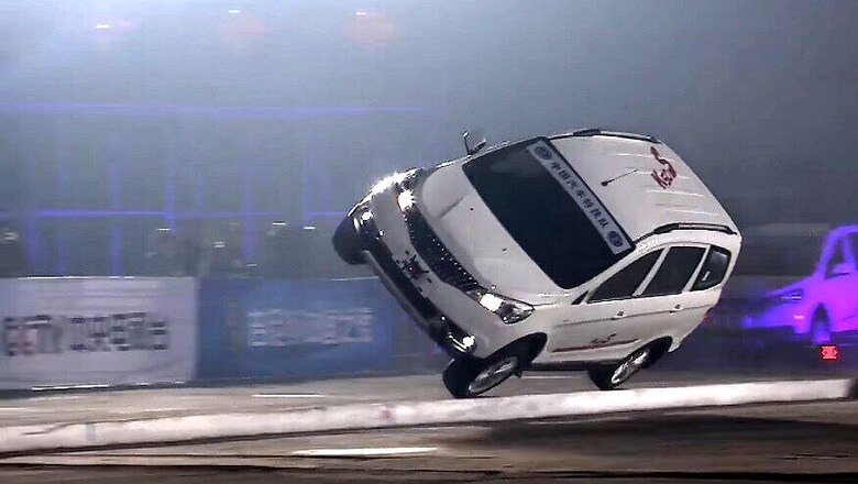 Chinese Stunt Drivers Create Guinness World Records for Driving on Narrowest Platform with Two Wheels [Video]