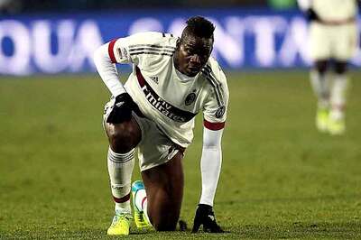 AC Milan coach Mihajlovic rules out injured Balotelli for derby against Inter