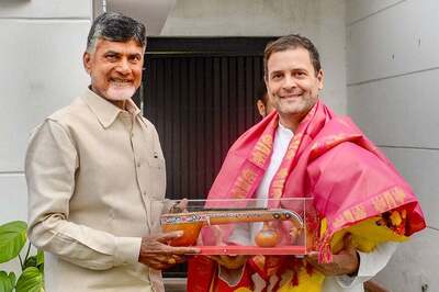 After KCR's 3rd Front Outreach, Chandrababu Heads North; Meets Rahul Gandhi Before Flying Off to Lucknow