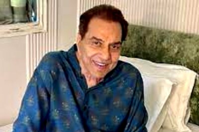 How Dharmendra’s Mother Reacted When He Massaged Her Feet While Drunk