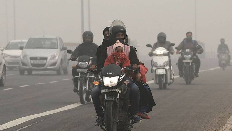 HC Calls Delhi Pollution 'Emergency Situation' Asks Govt to Consider Artificial Rainfall