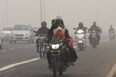 HC Calls Delhi Pollution 'Emergency Situation' Asks Govt to Consider Artificial Rainfall